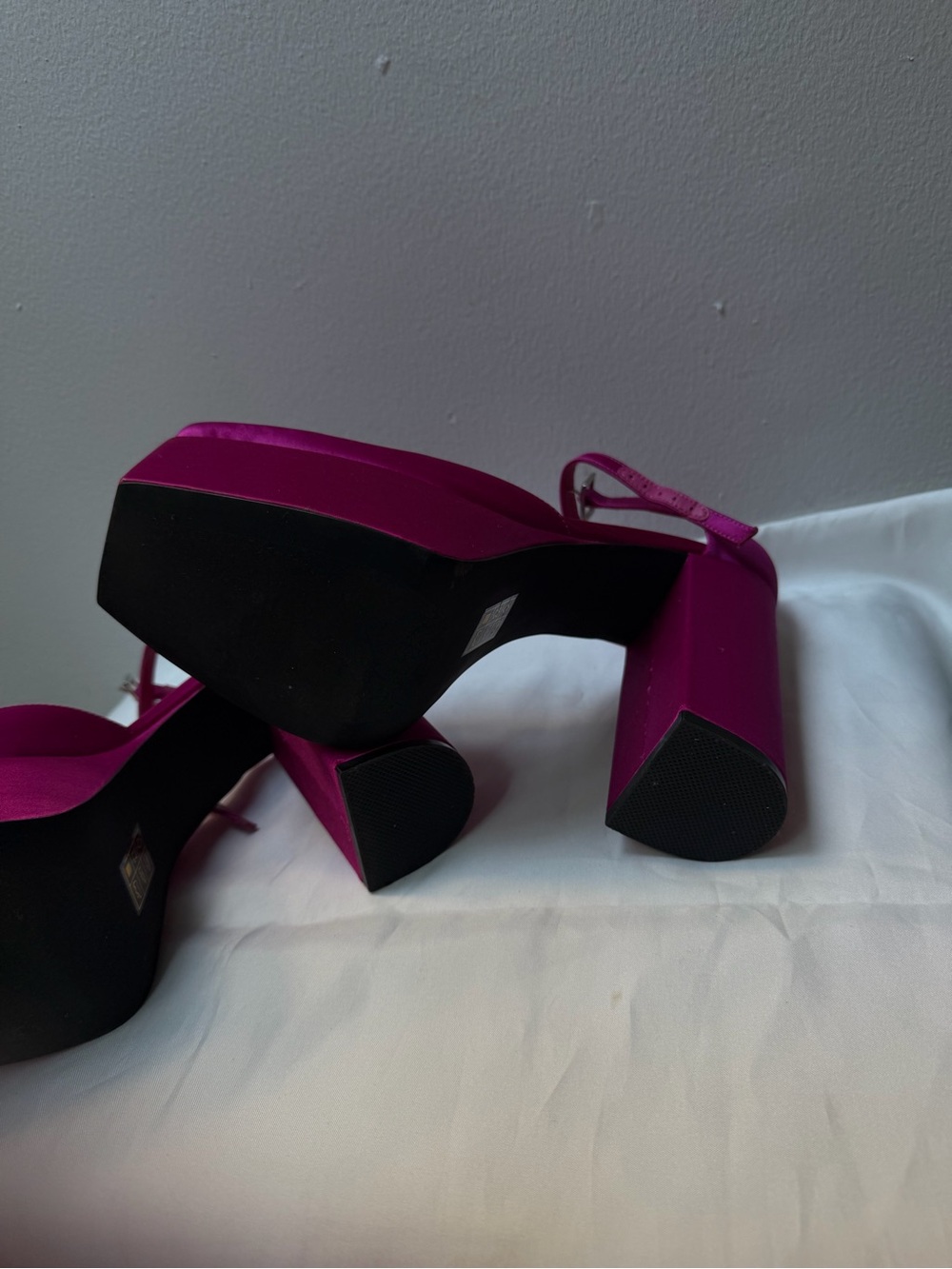 Jeffrey Campbell Over-N-Out fuchsia satin platform block heels magenta size 8 - Picture 5 of 7